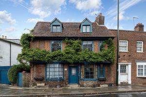 Ferry House, Thames Street, Hampton- click for photo gallery
